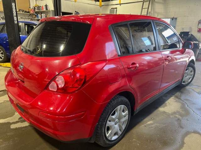 2010 Nissan Versa Nissan Versa 2010 1.8 SL Hatchback in Cars & Trucks in City of Montréal - Image 4