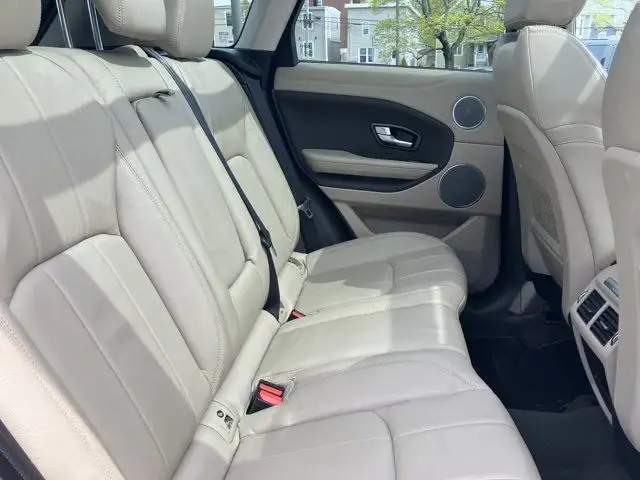 2019 Land Rover Range Rover Evoque SE WINTER TIRES INCLUDED! dans Autos et camions dans Ville d’Halifax - Image 17