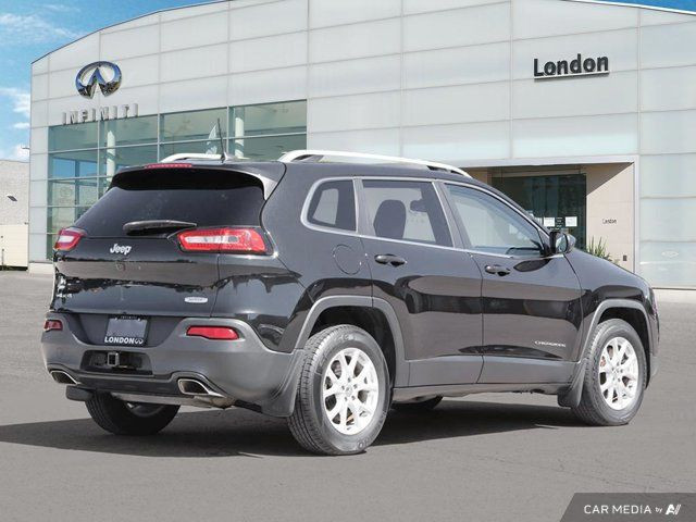 2016 Jeep Cherokee North in Cars & Trucks in London - Image 3