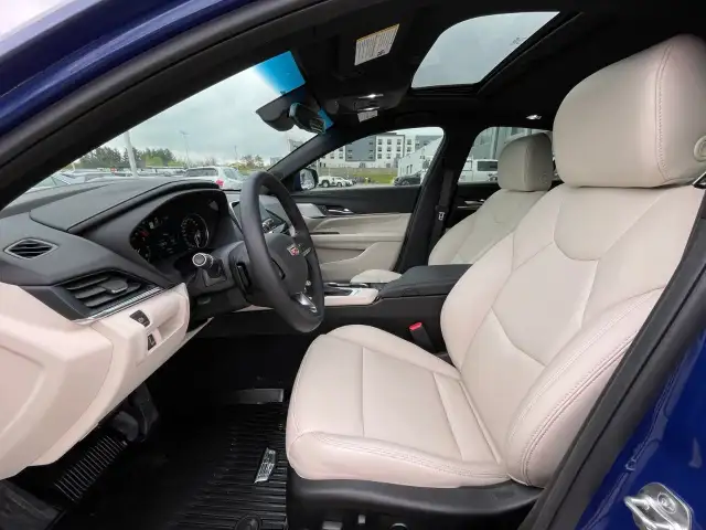2025 Cadillac CT4 in Cars & Trucks in Oakville / Halton Region - Image 12