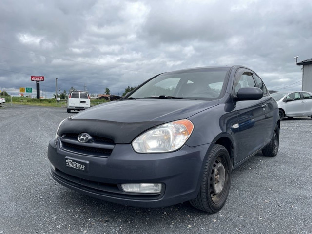 2011 Hyundai Accent L Sport in Cars & Trucks in Sherbrooke - Image 3