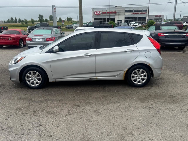 2014 Hyundai Accent GL, MANUAL, RUNS GOOD, AS IS in Cars & Trucks in London - Image 2