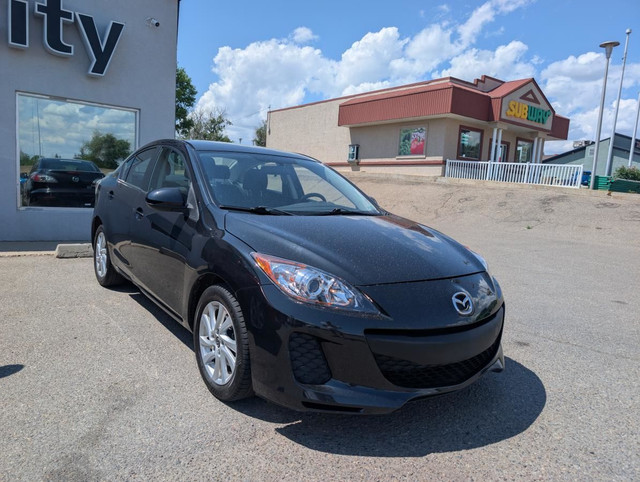 2013 Mazda 3 4dr Sdn Man GX for sale in Cars & Trucks in Medicine Hat - Image 3