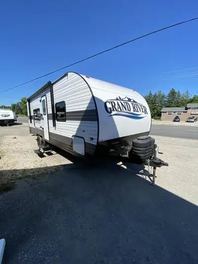 USED 2024 Grand River 25RB Couples Trailer FINANCING & EXTENDED WARRANTY AVAILABLE ALL APPLIANCES WO...