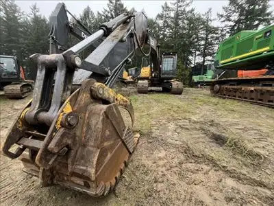 Hours: 6276 | Location: Campbell River, BC, CA | Arms: Long Arm; Attachments: Aux Hydraulics; Bucket...