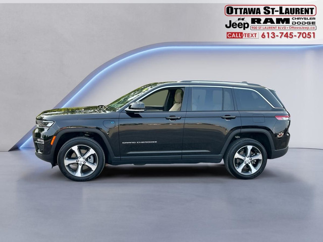 2022 Jeep Grand Cherokee 4xe 4xe in Cars & Trucks in Ottawa - Image 2
