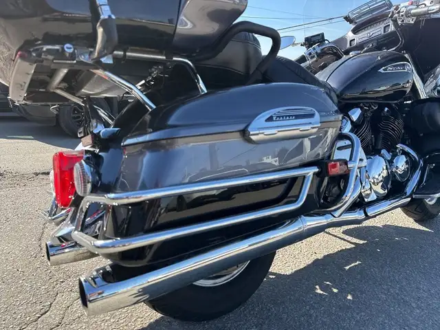 2013 Yamaha Royal Star Venture ~ LOW KMS ~ 1300CC ~ ROYAL STAR V in Sport Touring in City of Toronto - Image 13