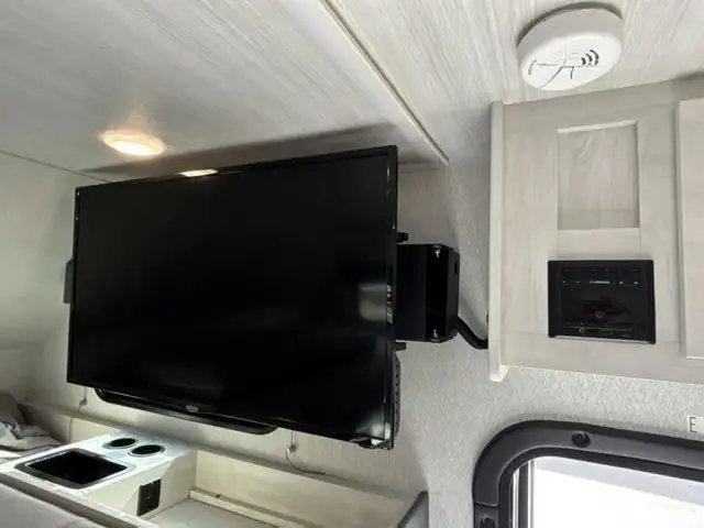 2023 EAST TO WEST Entrada 2200S in RVs & Motorhomes in Red Deer - Image 24