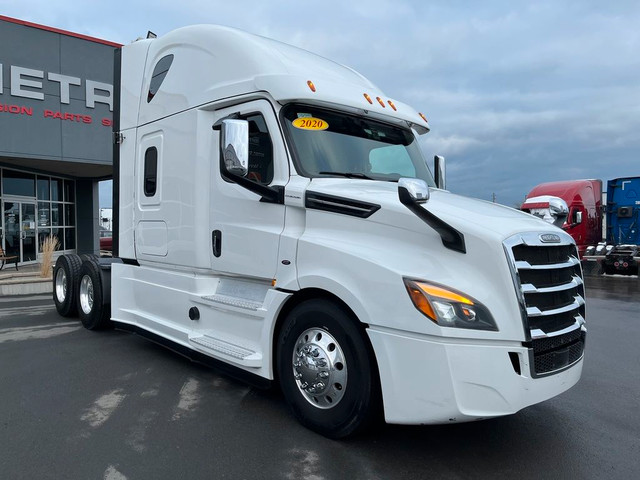  2020 Freightliner Cascadia 400 HP | Parksmart | 1750 Torque | N in Heavy Trucks in Hamilton - Image 4