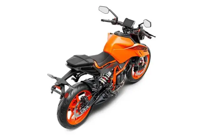 2025 KTM 390 DUKE in Sport Bikes in Laval / North Shore - Image 3
