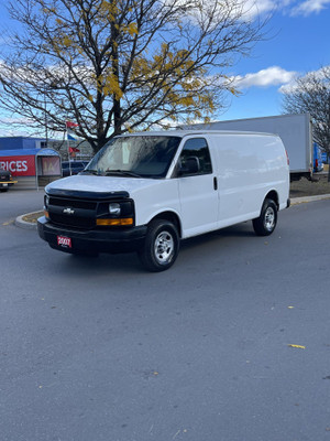2007 Chevrolet Express 3500  /  1 TON  /  ONLY 178,000 KMS
