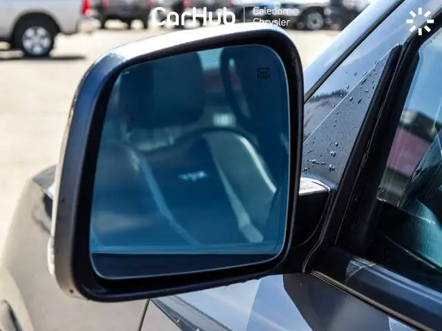 2022 Dodge Durango SRT 392 AWD 6.4L Sunroof Blind Spot 20Wheels in Cars & Trucks in Mississauga / Peel Region - Image 19