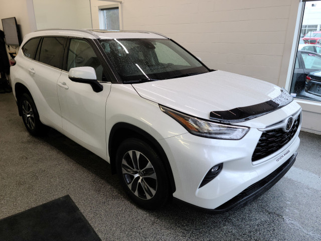 2022 Toyota Highlander XLE AWD, in Cars & Trucks in Sherbrooke