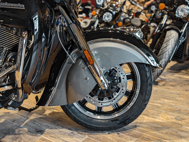 2024 Indian Motorcycle Roadmaster Black Metallic/Titanium Metall in Street, Cruisers & Choppers in Winnipeg - Image 4