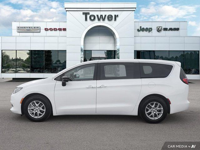 2024 Chrysler Grand Caravan SXT | Stow N' Go | Blind Spot in Cars & Trucks in Calgary - Image 3