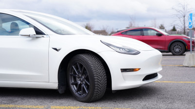 Tesla Model 3 Long Range AWD 2020, Autopilot, Premium Internet