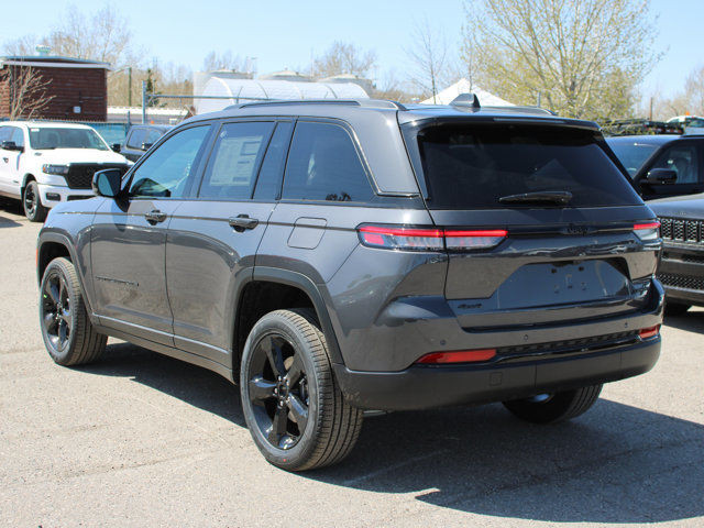 2025 Jeep Grand Cherokee Limited 4x4, Trailer Tow Package in Cars & Trucks in Calgary - Image 3