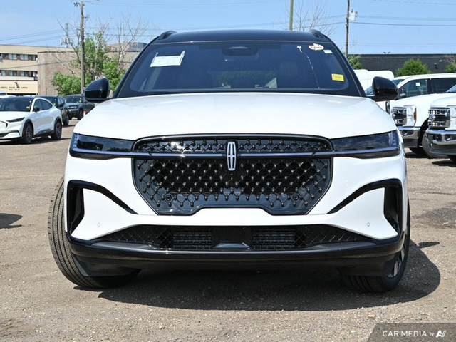 2025 Lincoln Nautilus Reserve in Cars & Trucks in Edmonton - Image 2
