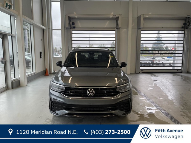 2022 Volkswagen Tiguan Comfortline R-Line Black Edition 4MOTION  in Cars & Trucks in Calgary - Image 3