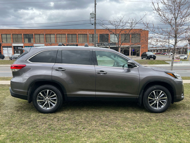 2019 Toyota Highlander AWD XLE in Cars & Trucks in City of Toronto - Image 4