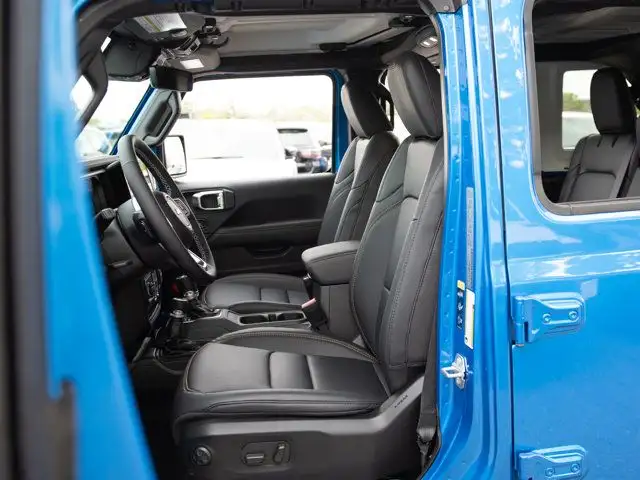 2025 Jeep Wrangler Sahara 4x4, Off-Road Camera, Heated McKinley in Cars & Trucks in Calgary - Image 19