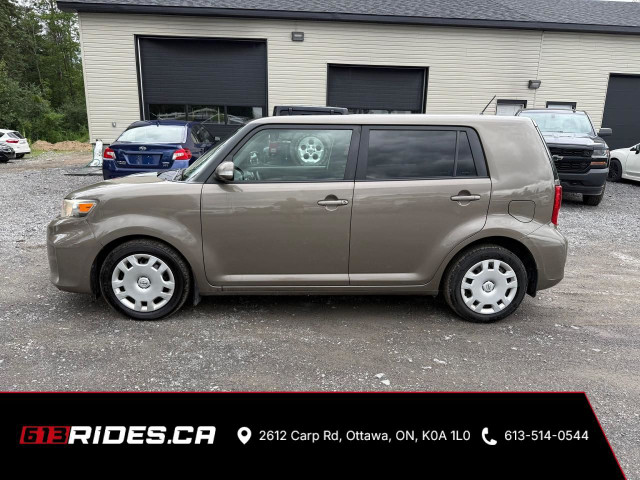 2011 Scion xB 5DR HB MAN in Cars & Trucks in Ottawa - Image 2