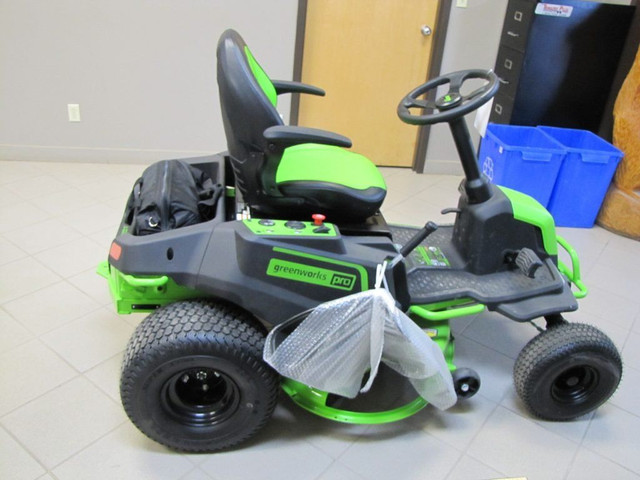 Greenworks 42in. Electric Ride On Mower in Farming Equipment in Peterborough - Image 4