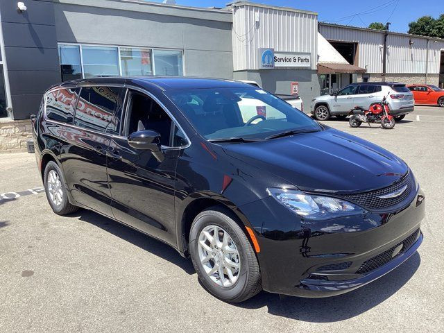 2025 Chrysler Voyager LX in Cars & Trucks in Oakville / Halton Region - Image 3