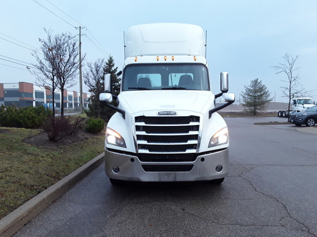 2019 Freightliner Cascadia 126 Day Cab *BOGO or 10% Dep Match* in Heavy Trucks in Oakville / Halton Region - Image 2