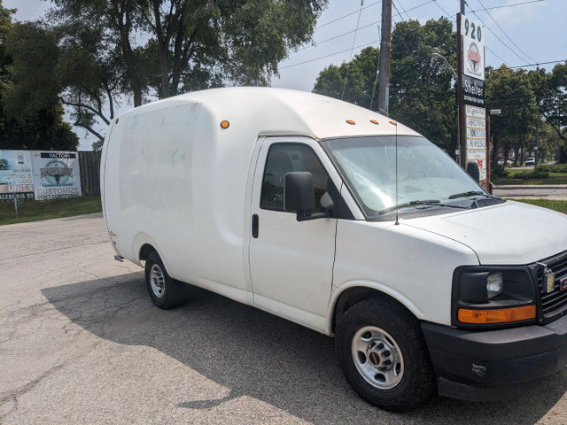 2017 GMC Savana Commercial Cutaway 3500 Van 139" in Heavy Trucks in City of Toronto - Image 3