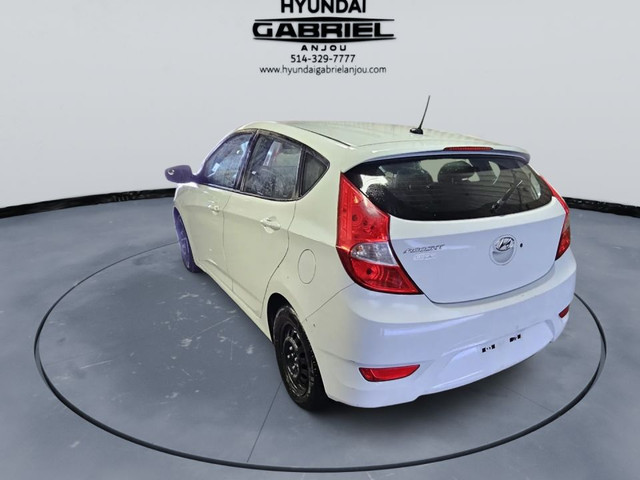 2016 Hyundai Accent LE / SE 5-Door 6A in Cars & Trucks in City of Montréal - Image 4