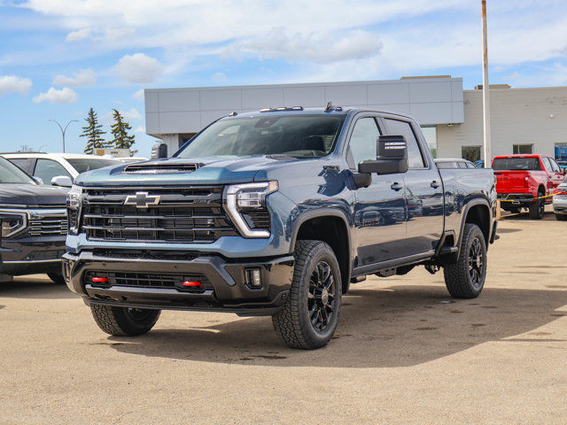 2025 Chevrolet Silverado 3500HD LT in Cars & Trucks in Edmonton - Image 4