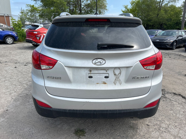 2012 Hyundai Tucson GLS GLS FWD at in Cars & Trucks in City of Toronto - Image 4
