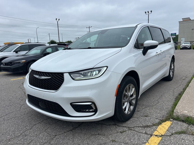2023 Chrysler Pacifica Touring L in Cars & Trucks in Grand Bend - Image 2