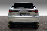 . . . . 3.3 L 6 Cyl Engine Vehicle Options: Leather Interior, Adaptive Cruise Control, Blind Spot Mo... (image 3)