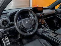 À voir! / Come see it! BAS KILOMÉTRAGE / LOW MILEAGE. Version IS 350 F Sport 2 AWD avec Moteur V6 3.... (image 1)