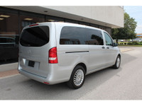 2018 MERCEDES METRIS 7 PASSENGERS LEATHER SEATS VAN WITH SIDE AND REAR PRIVACY GLASSES AND DUAL POWE... (image 9)