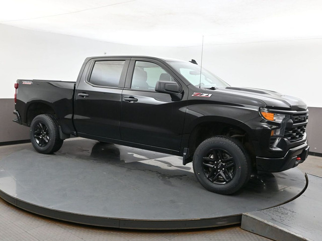 2023 Chevrolet Silverado 1500 Custom Trail Boss Z71 Crew I Back  in Cars & Trucks in City of Halifax - Image 2