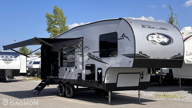 2024 Cherokee 235 MBBL Fifth Wheel in Travel Trailers & Campers in Laval / North Shore - Image 2