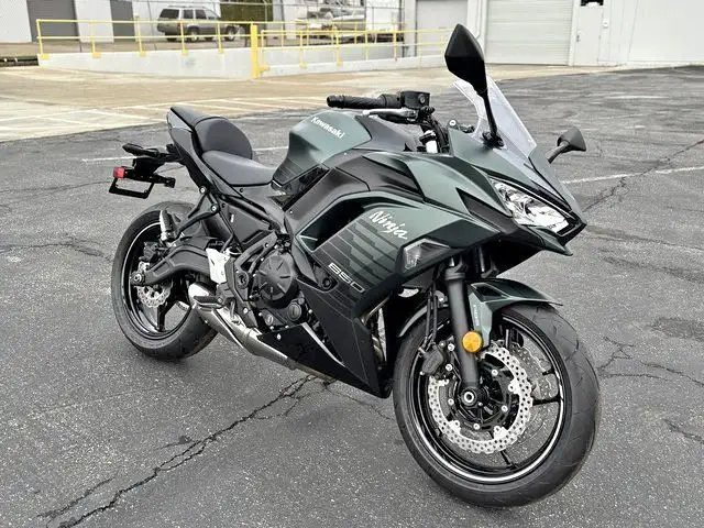 2025 KAWASAKI NINJA 650 ABS in Street, Cruisers & Choppers in Edmonton - Image 5
