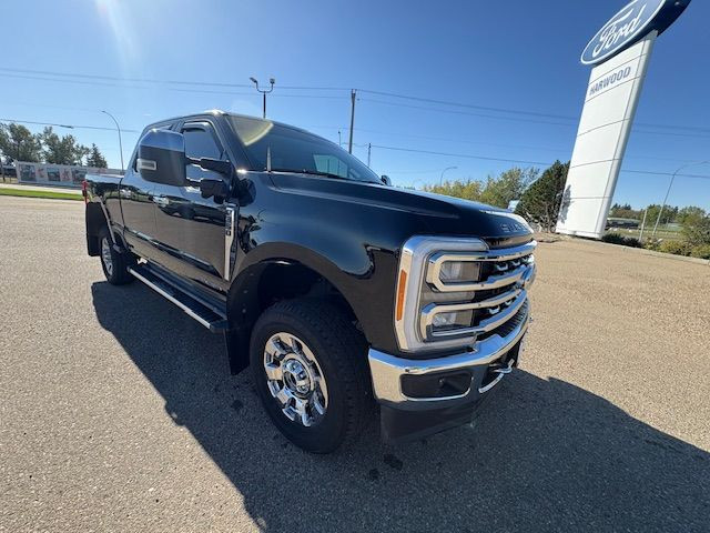 2023 Ford Super Duty F-350 SRW LARIAT in Cars & Trucks in Medicine Hat - Image 3
