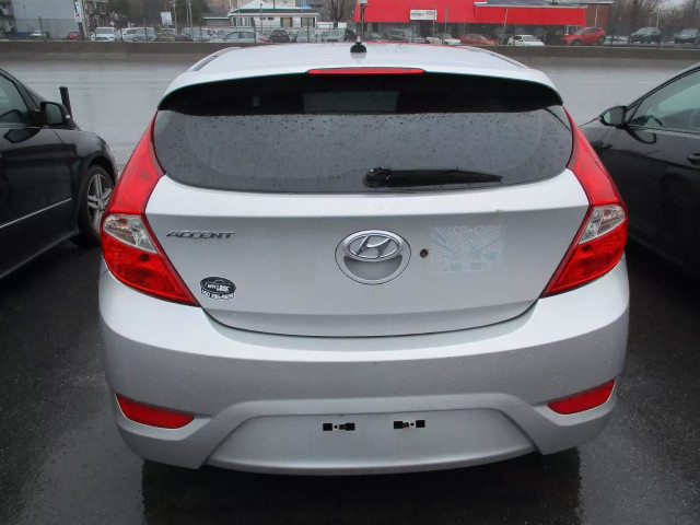 2014 HYUNDAI Accent GS Tout-Equipee 5 Vitesses in Cars & Trucks in Longueuil / South Shore - Image 4
