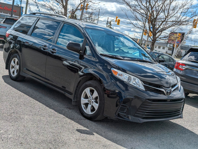 2020 Toyota Sienna LE 8-Passenger in Cars & Trucks in Ottawa