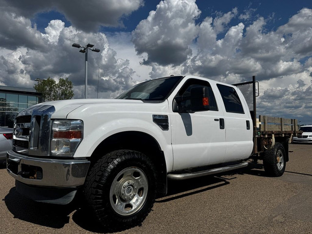 2009 Ford Super Duty F-350 SRW XLT ONLY 93K - 4WD Crew Cab - 8 F in Cars & Trucks in Edmonton