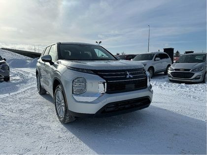 2024 Mitsubishi Outlander ES in Cars & Trucks in Calgary - Image 3