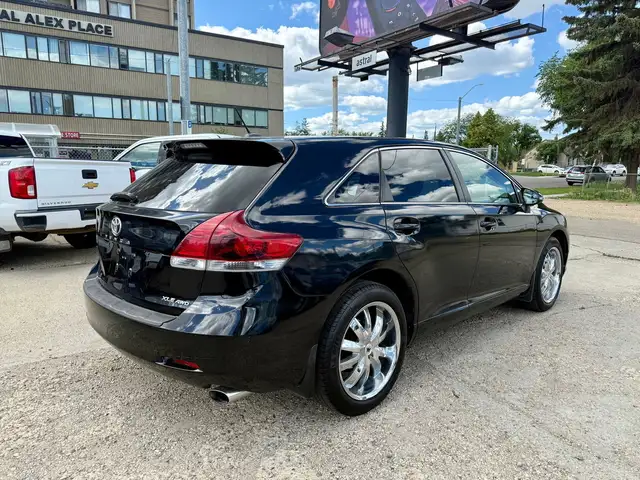 2016 Toyota Venza XLE in Cars & Trucks in Edmonton - Image 6
