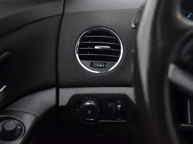2014 Chevrolet Cruze LTZ in Cars & Trucks in Red Deer - Image 17