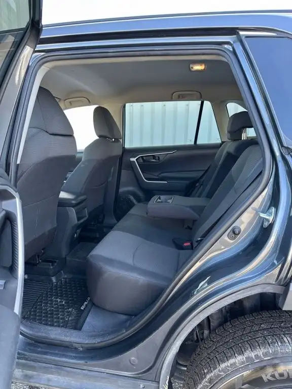 2021 Toyota RAV4 LE in Cars & Trucks in Longueuil / South Shore - Image 19