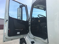 2019 VOLVO VNL64760;Heavy Duty Trucks - Conventional Truck w/ Sleeper Penske Location 100 THORNHILL... (image 8)