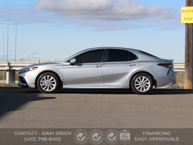 2023 TOYOTA CAMRY SE | LEATHER | ALLOY WHEELS | TINTED WINDOWS in Cars & Trucks in Calgary - Image 2